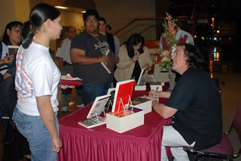 Dagoberto Gilb book signing