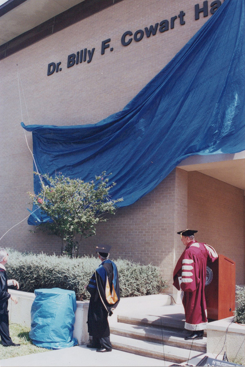 Dedication of Dr. Billy F. Cowart Hall. President Ray Keck is joined by Dr. Billy F. Cowart.