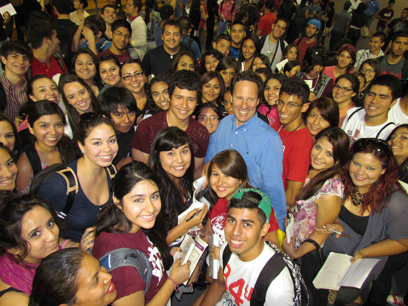 Steve Reifenberg speaking at TAMIU