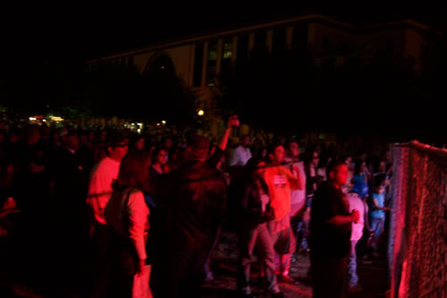 crowd listening to band