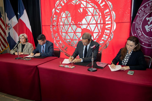 SIGNING MOU FM