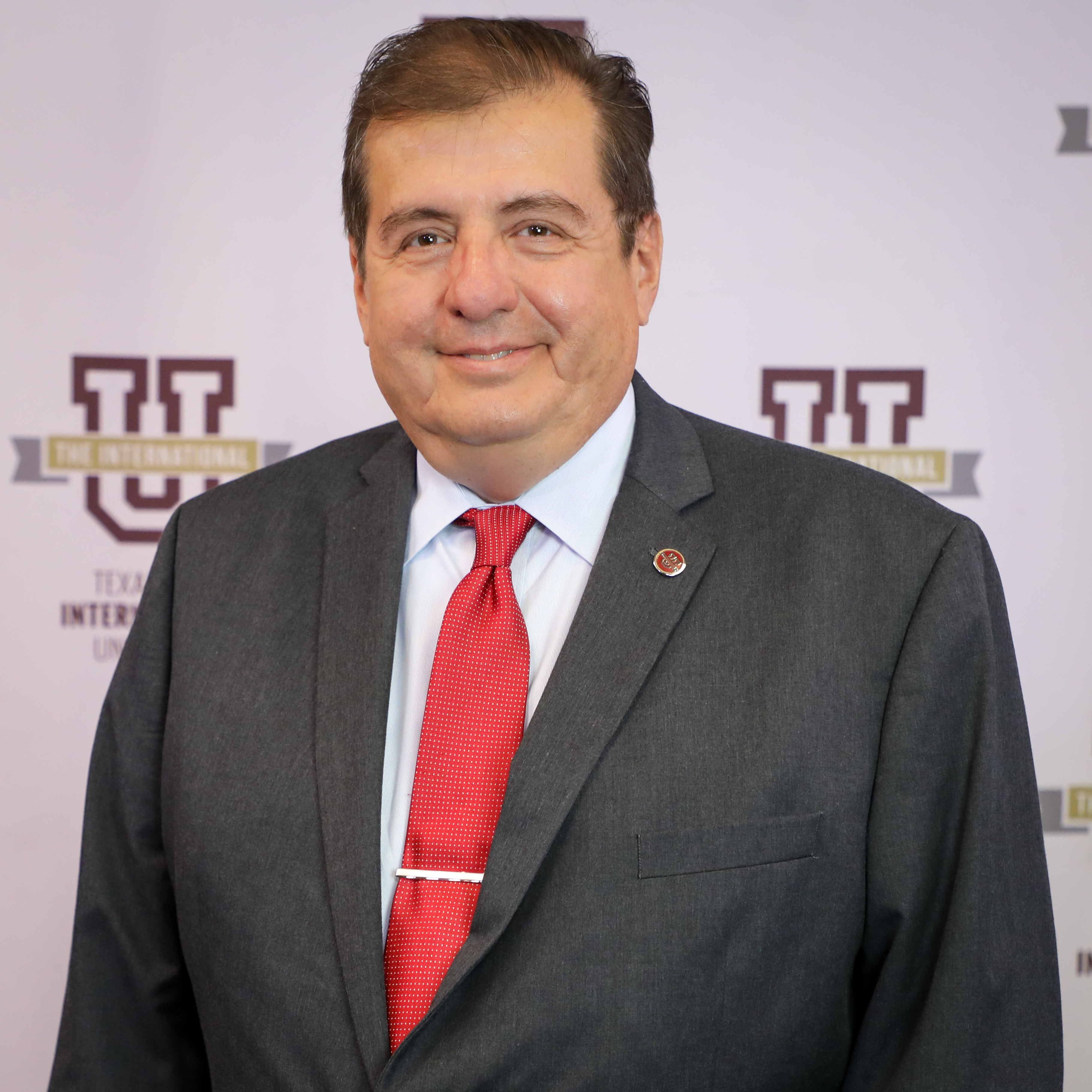 Tamiu_Professor