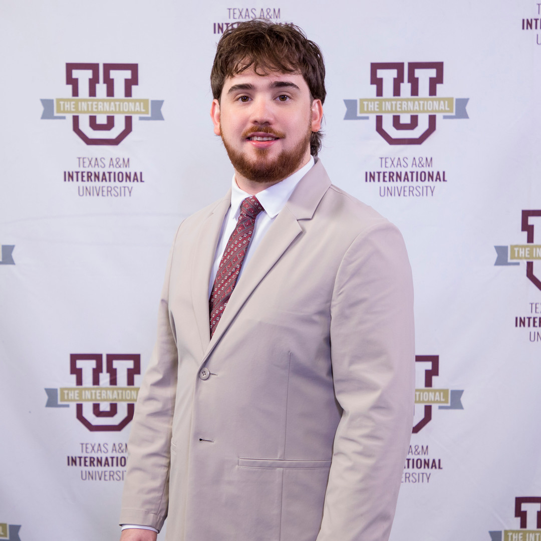 Financial Aid Advisor I Luis Orlando Benavides Siller