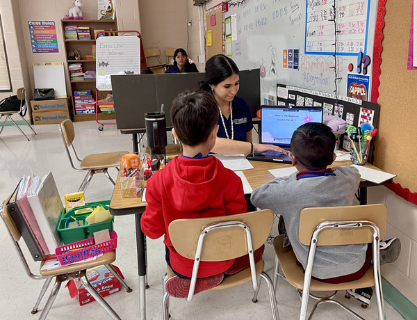 Laisha tutoring at Ligarde