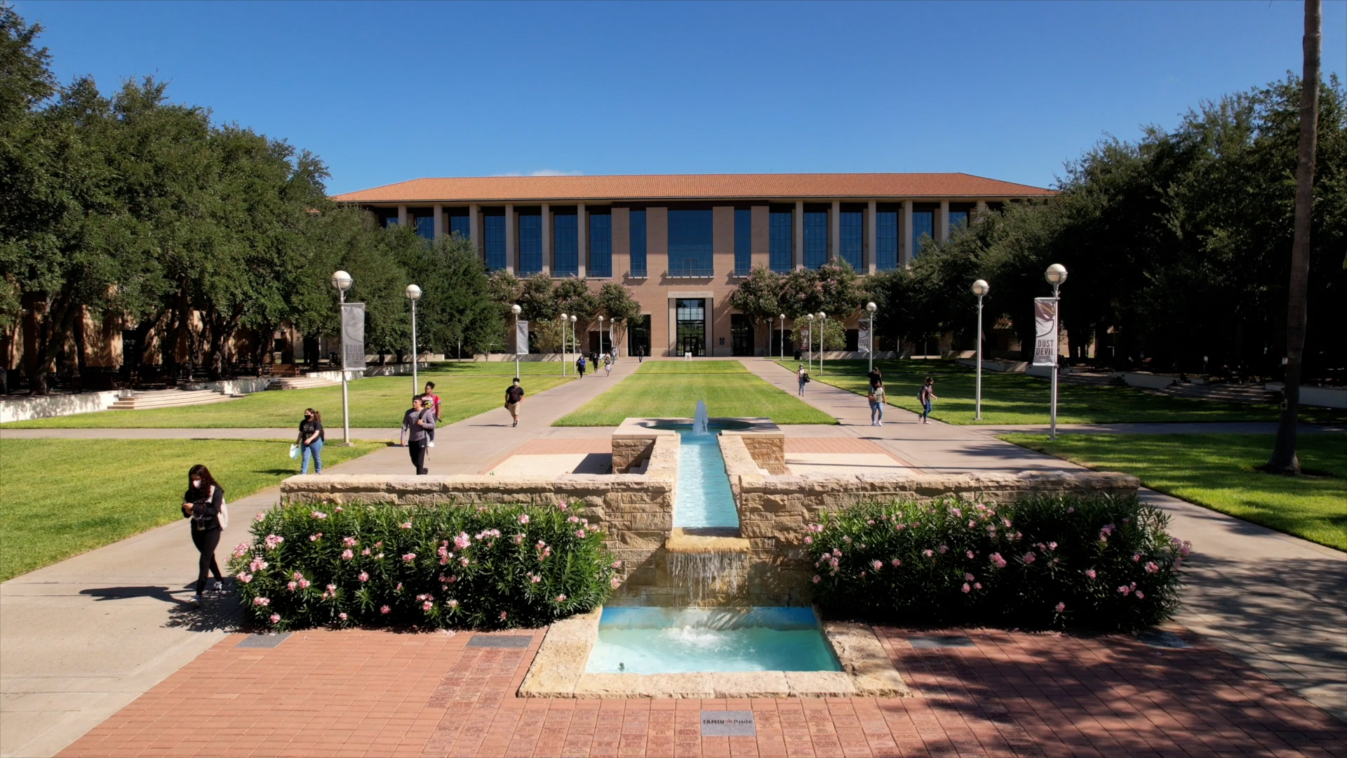 TAMIU UPD Joins DEA Prescription Drug Take Back Day