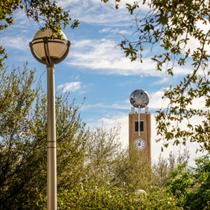 TAMIU Logo