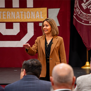 Sculley Giving a Lecture