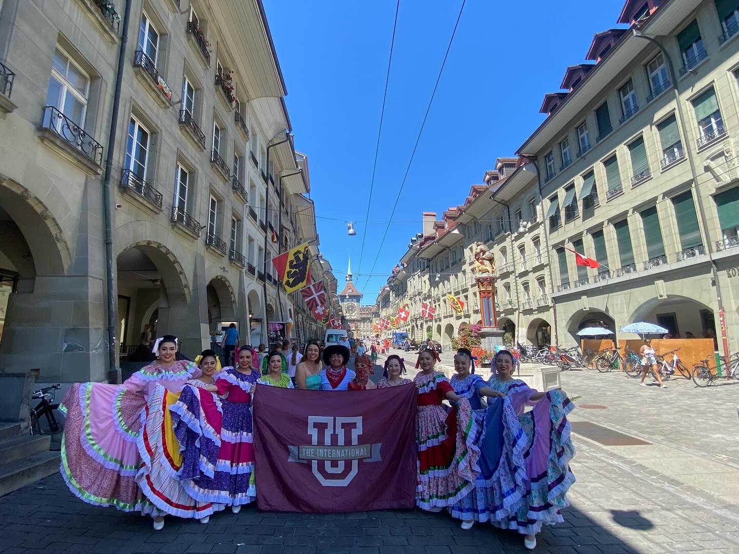 Ballet Folkorico Switzerland street