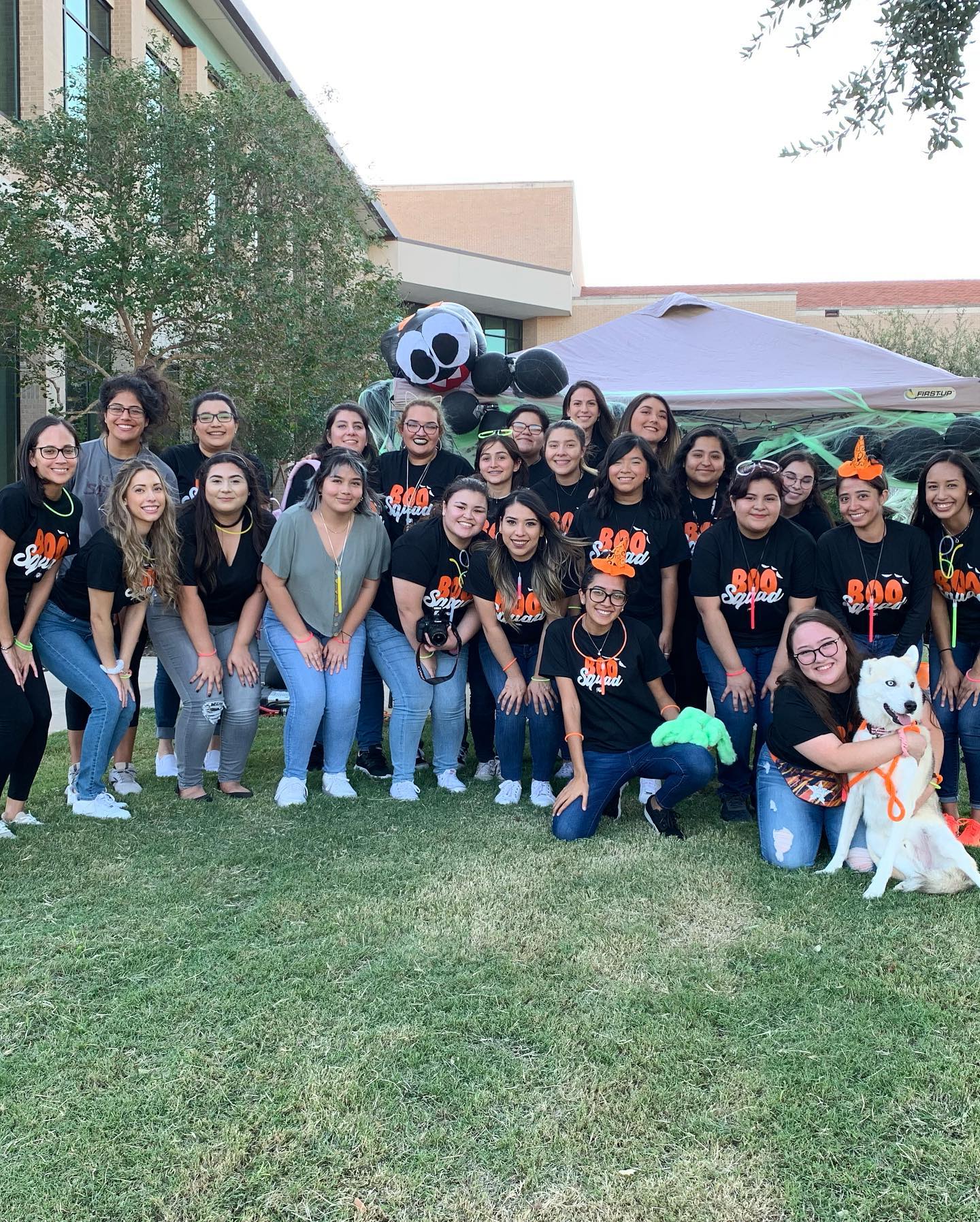 Student organization posing for a group picture