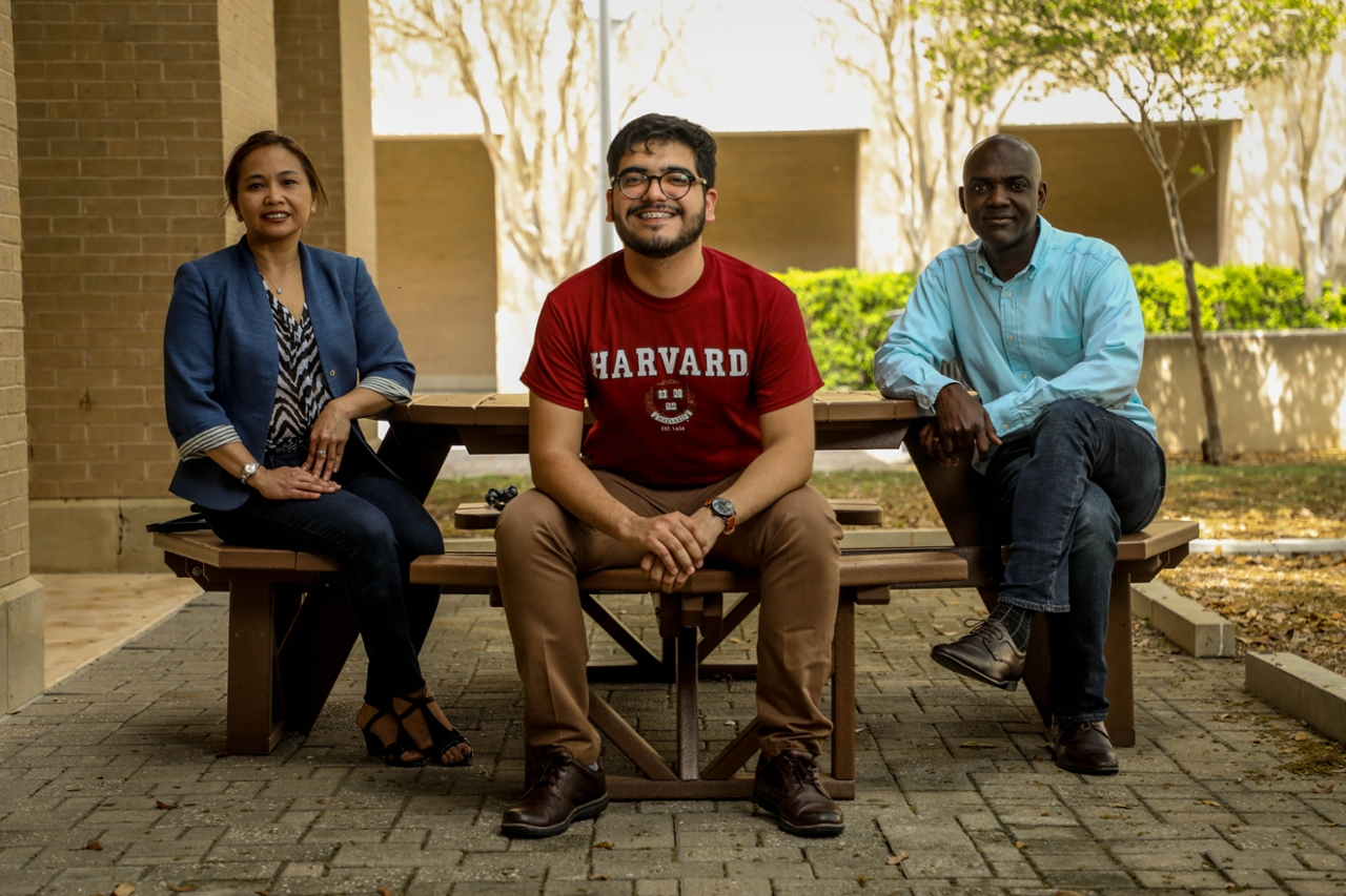 Erick Vazquez with faculty mentors