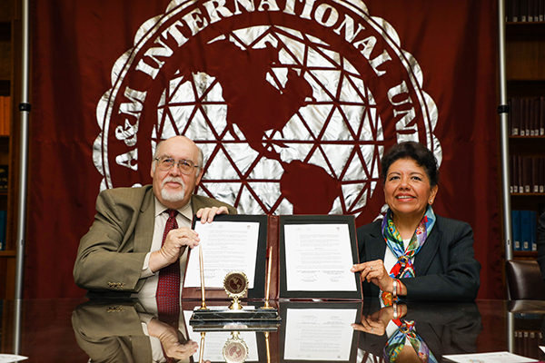 MOU Signing TAMIU-Consulate