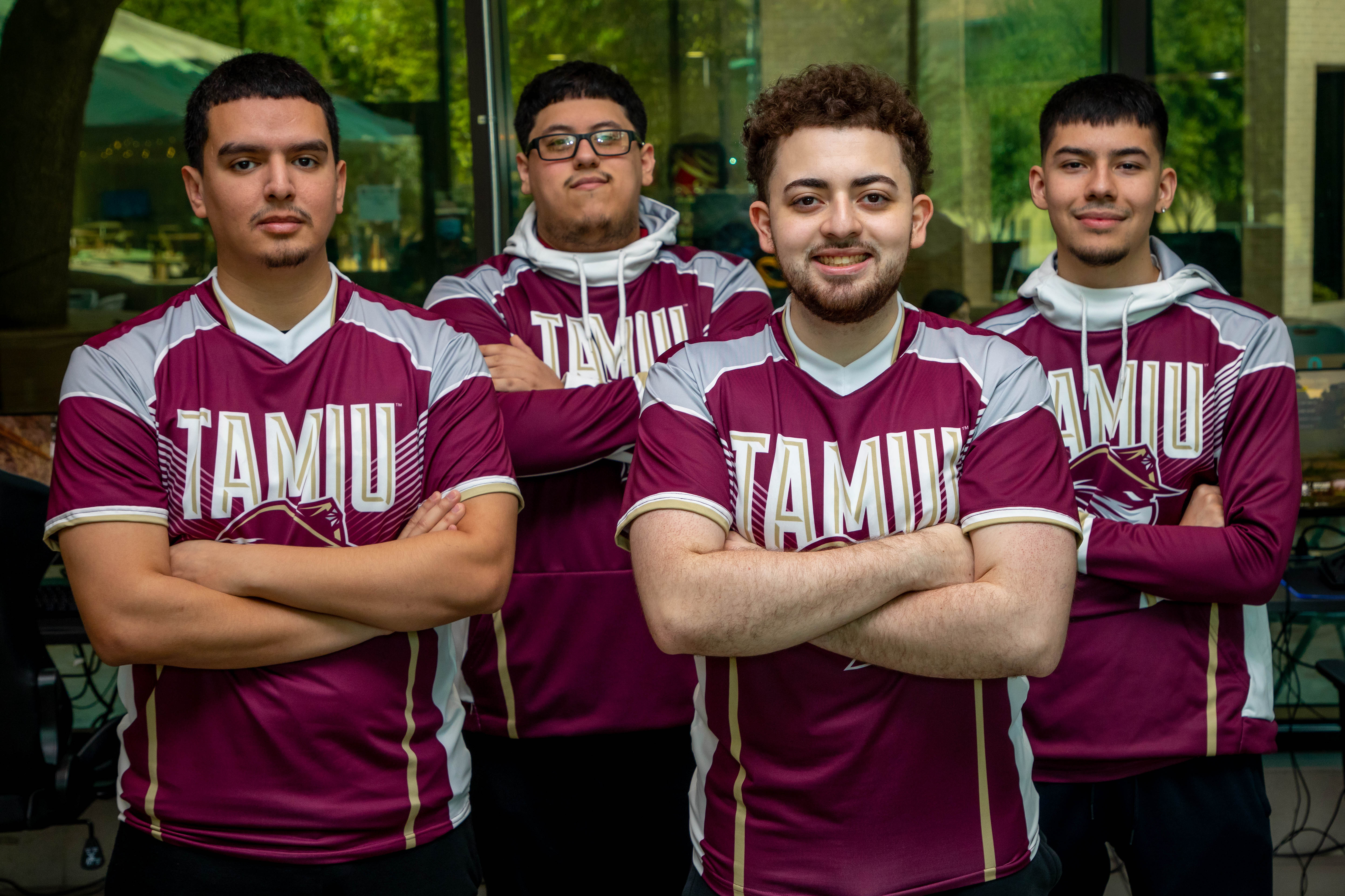 TAMIU Sports