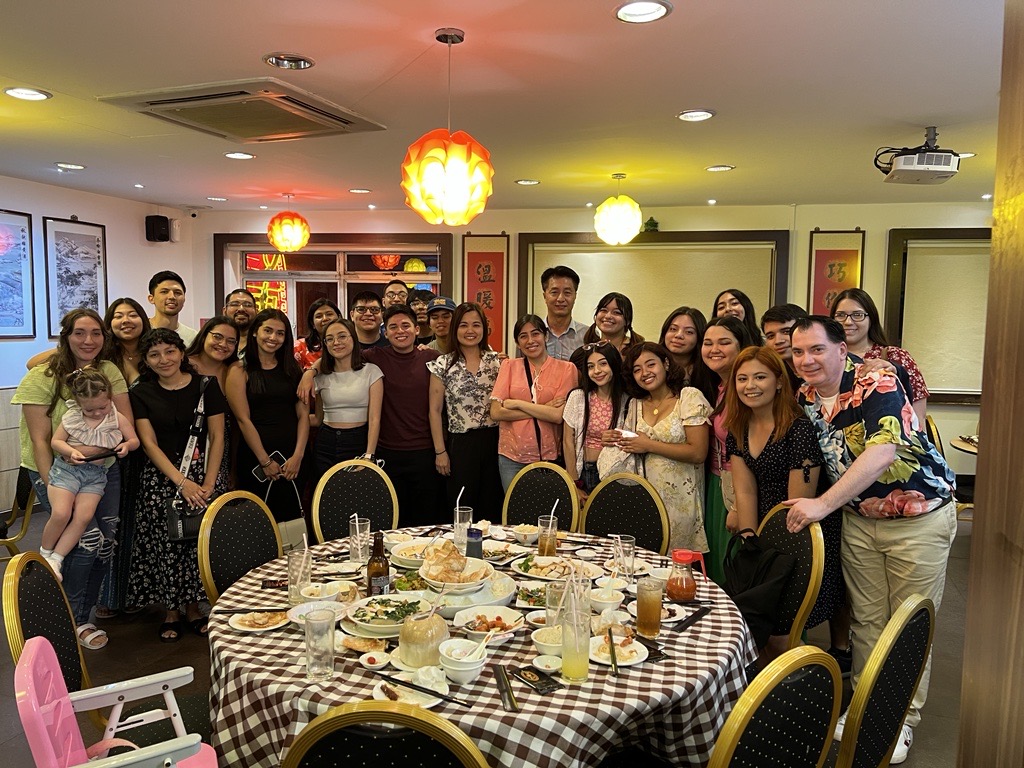 TAMIU students in Singapore