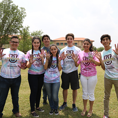 TAMIU Tie Dying Event