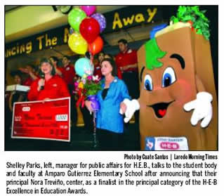 H-E-B presents Excellence in Education Award to Nora Trevino